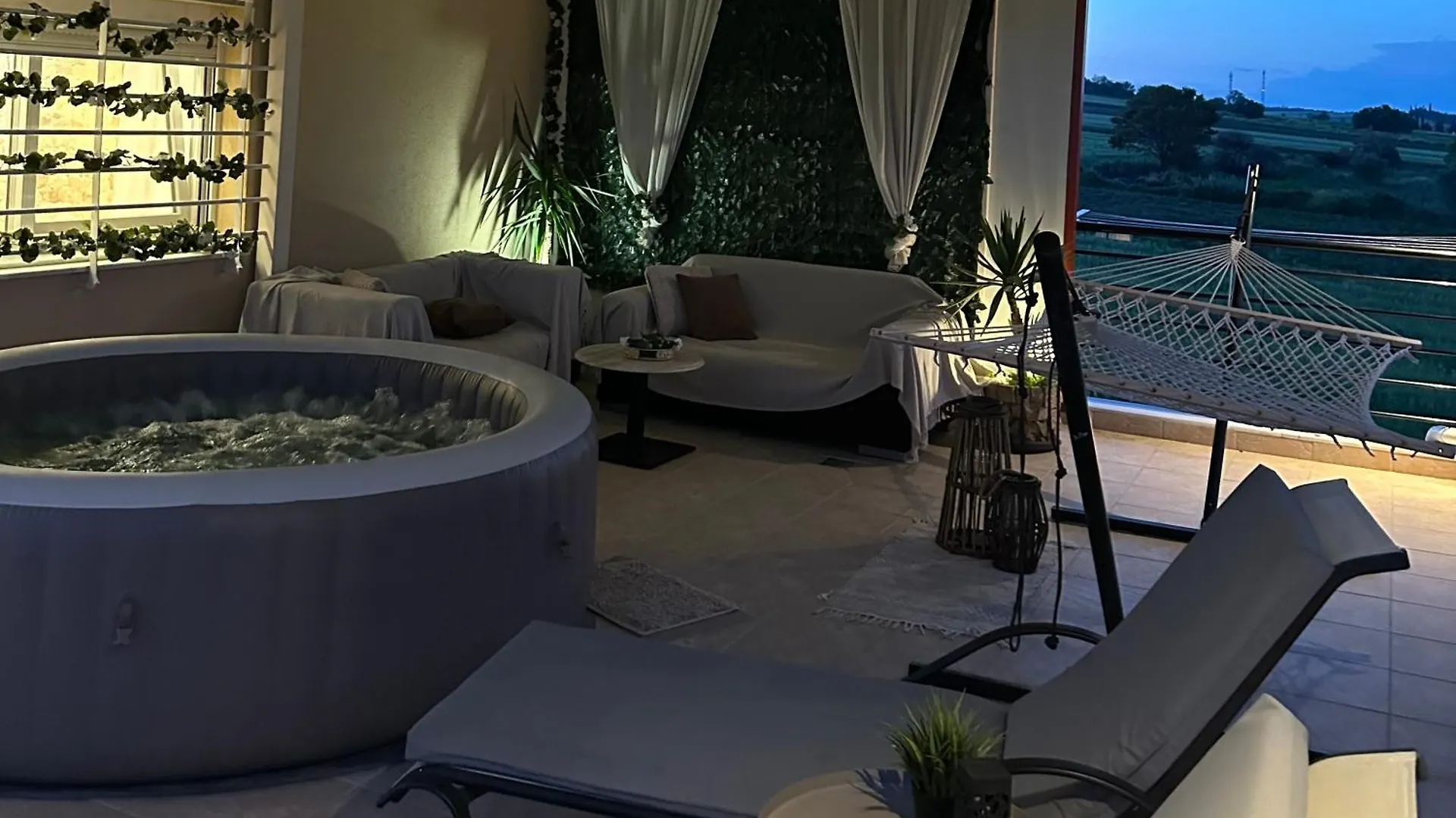 Luxury Suite With Jacuzzi Palioura Greece