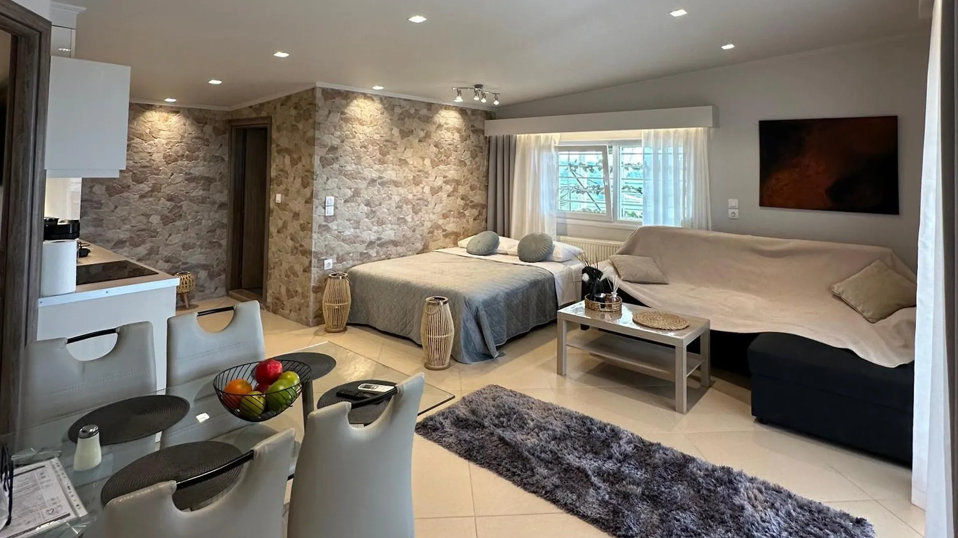 Luxury Suite With Jacuzzi Palioura