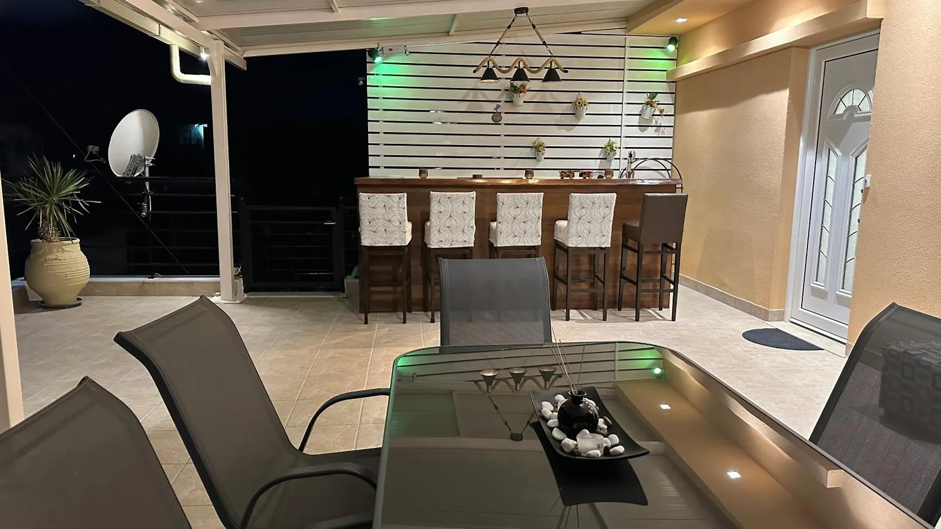Luxury Suite With Jacuzzi Palioura