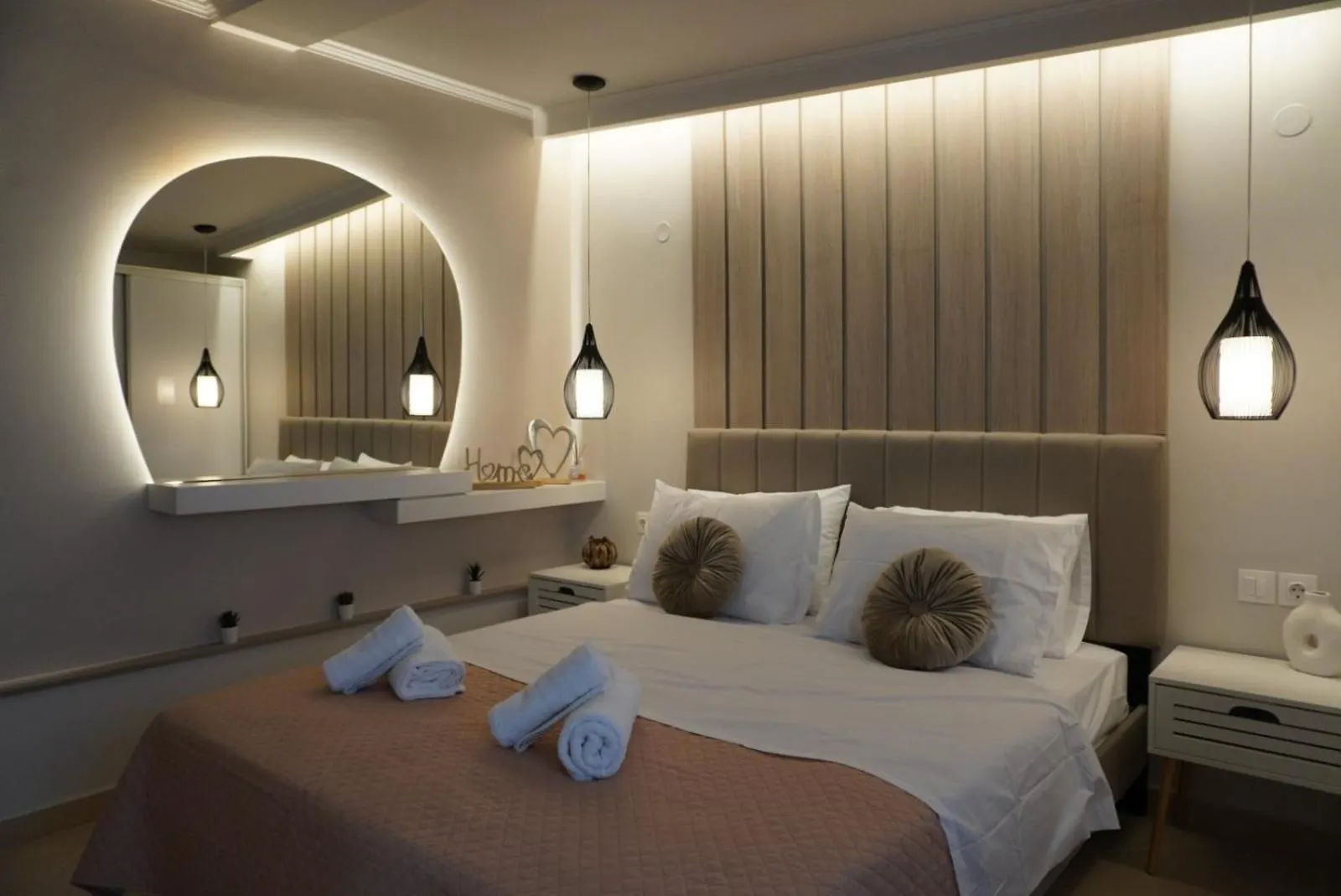 Luxury Suite With Jacuzzi Palioura Greece