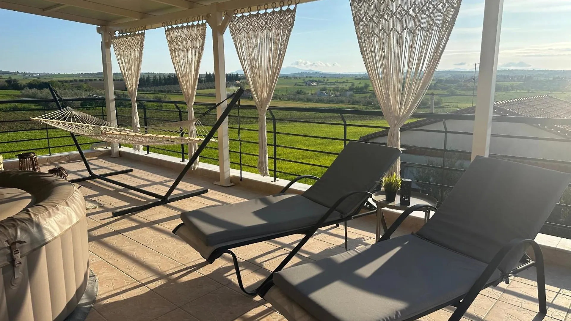 Luxury Suite With Jacuzzi Palioura Greece